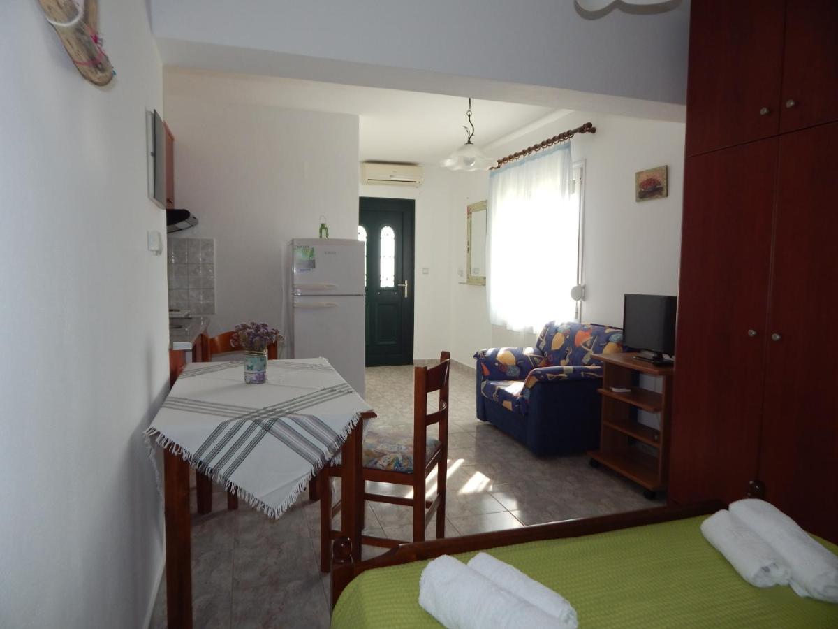 Romanon Andreas Studios מראה חיצוני תמונה